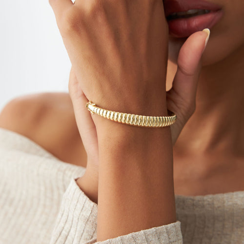 14k Chunky Ribbed Gold Bangle Bracelet