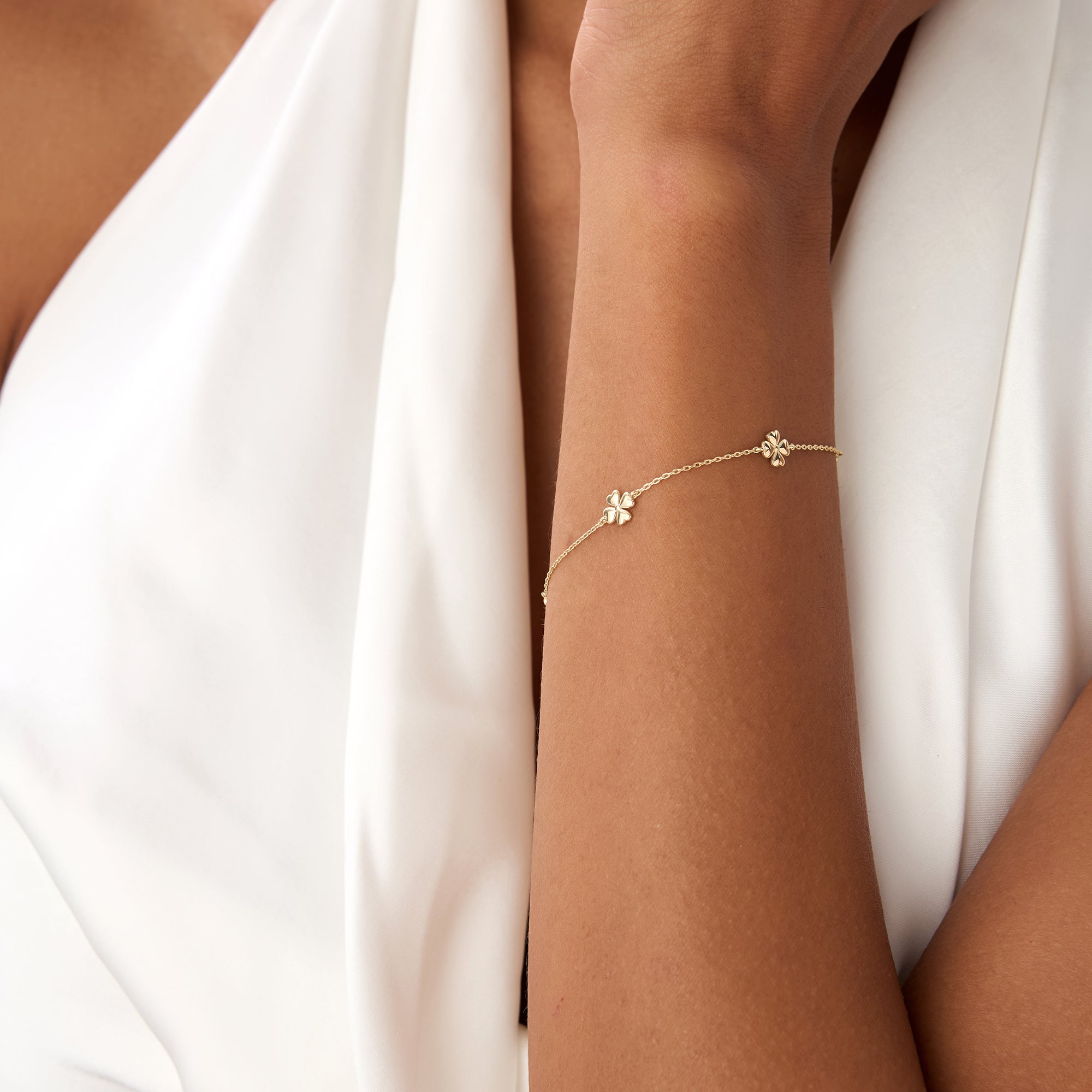 14k Gold Clover Station Bracelet