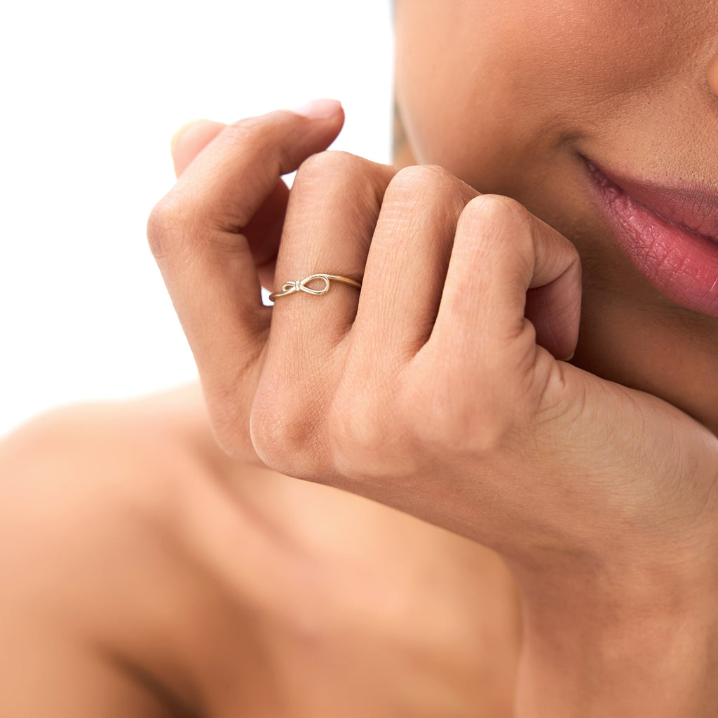 Minimalist Knot Band