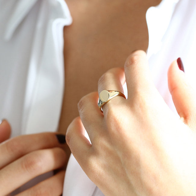 Engravable Oval Signet Ring