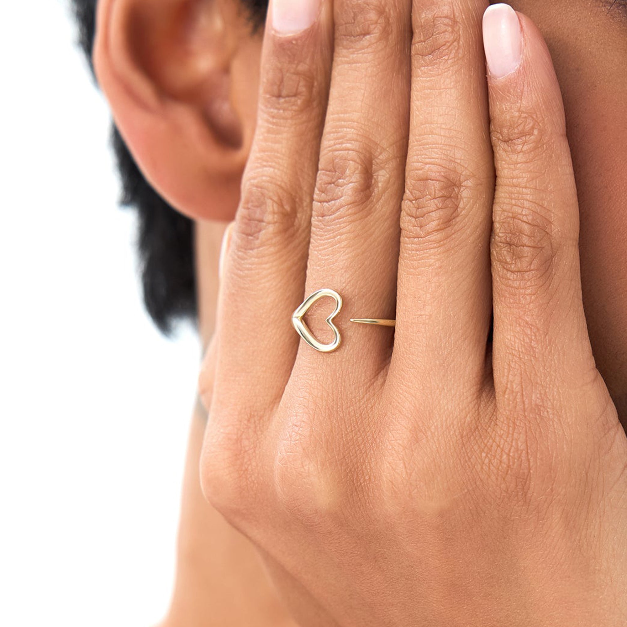 Minimalist Heart Outline Band