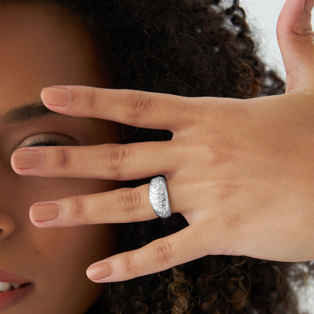 Flush Setting Cluster Dome Ring