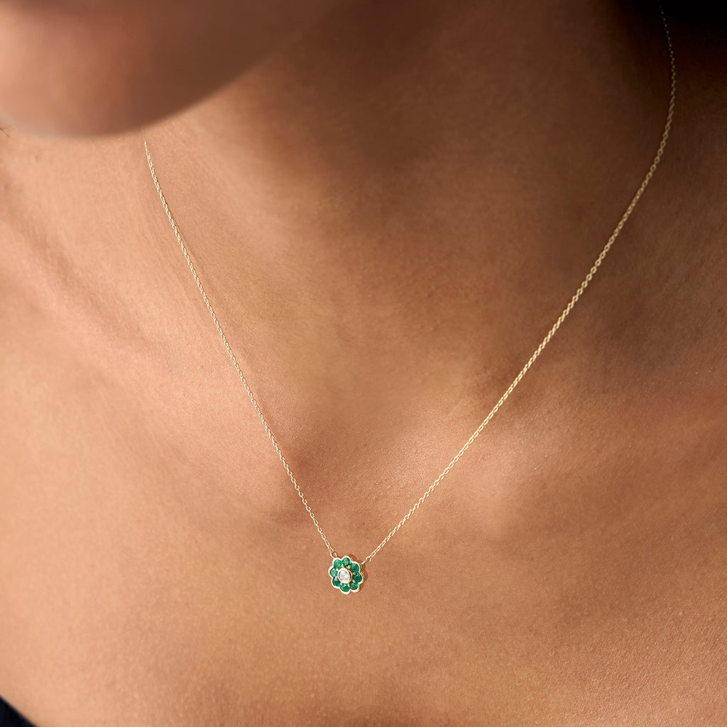 Bezel Setting Emerald Flower Diamond Necklace