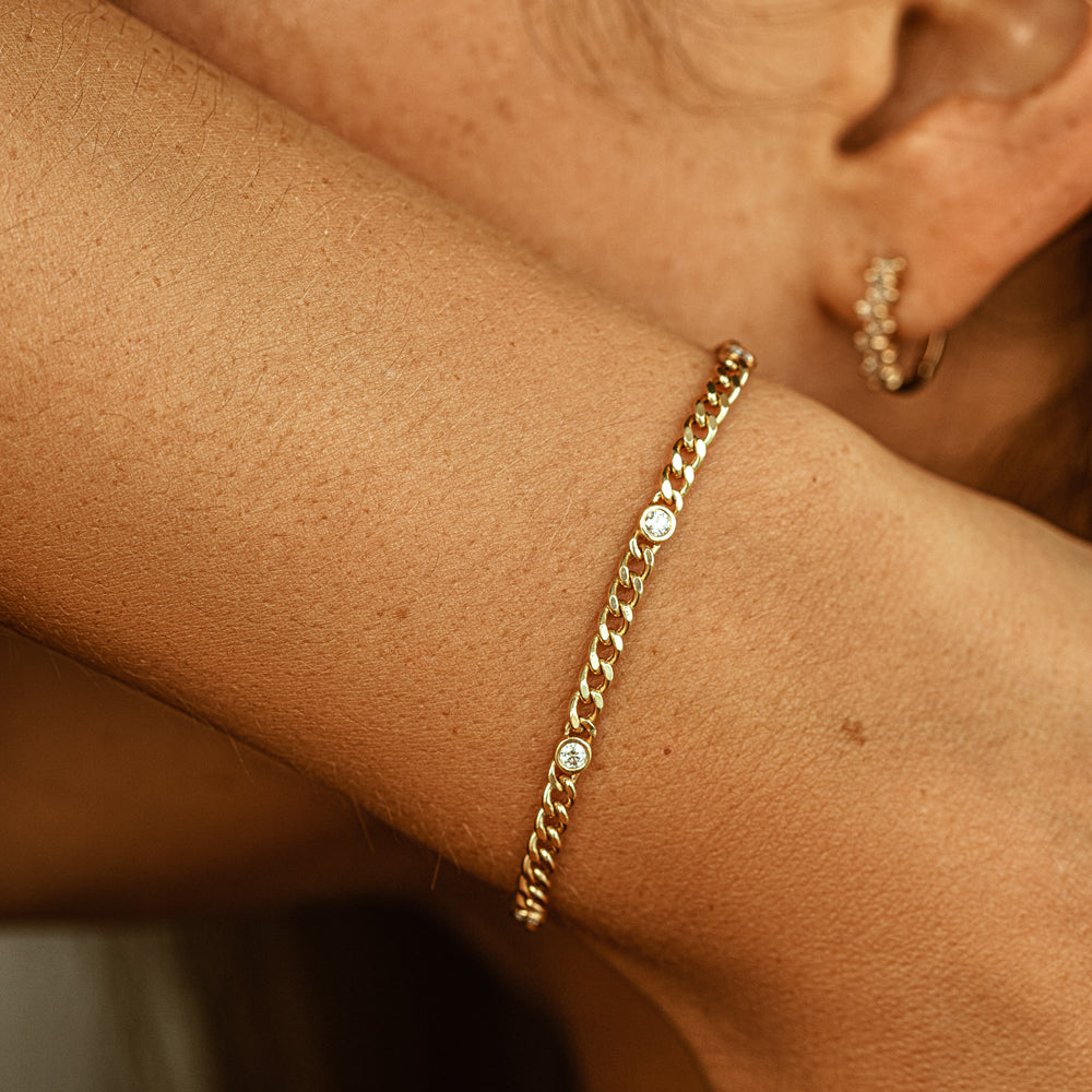 Cuban Link Bracelet w Bezel Setting Diamond