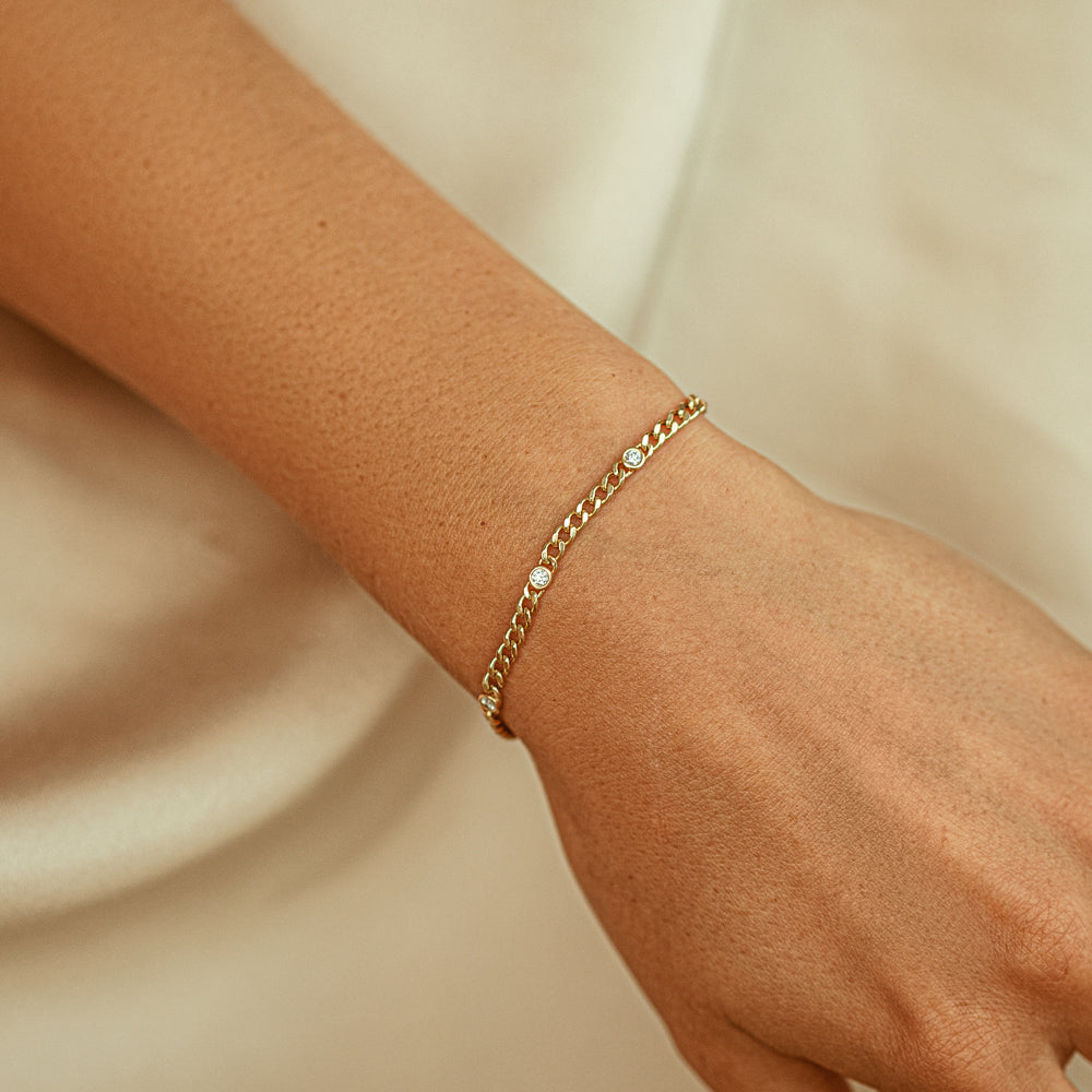 Cuban Link Bracelet w Bezel Setting Diamond